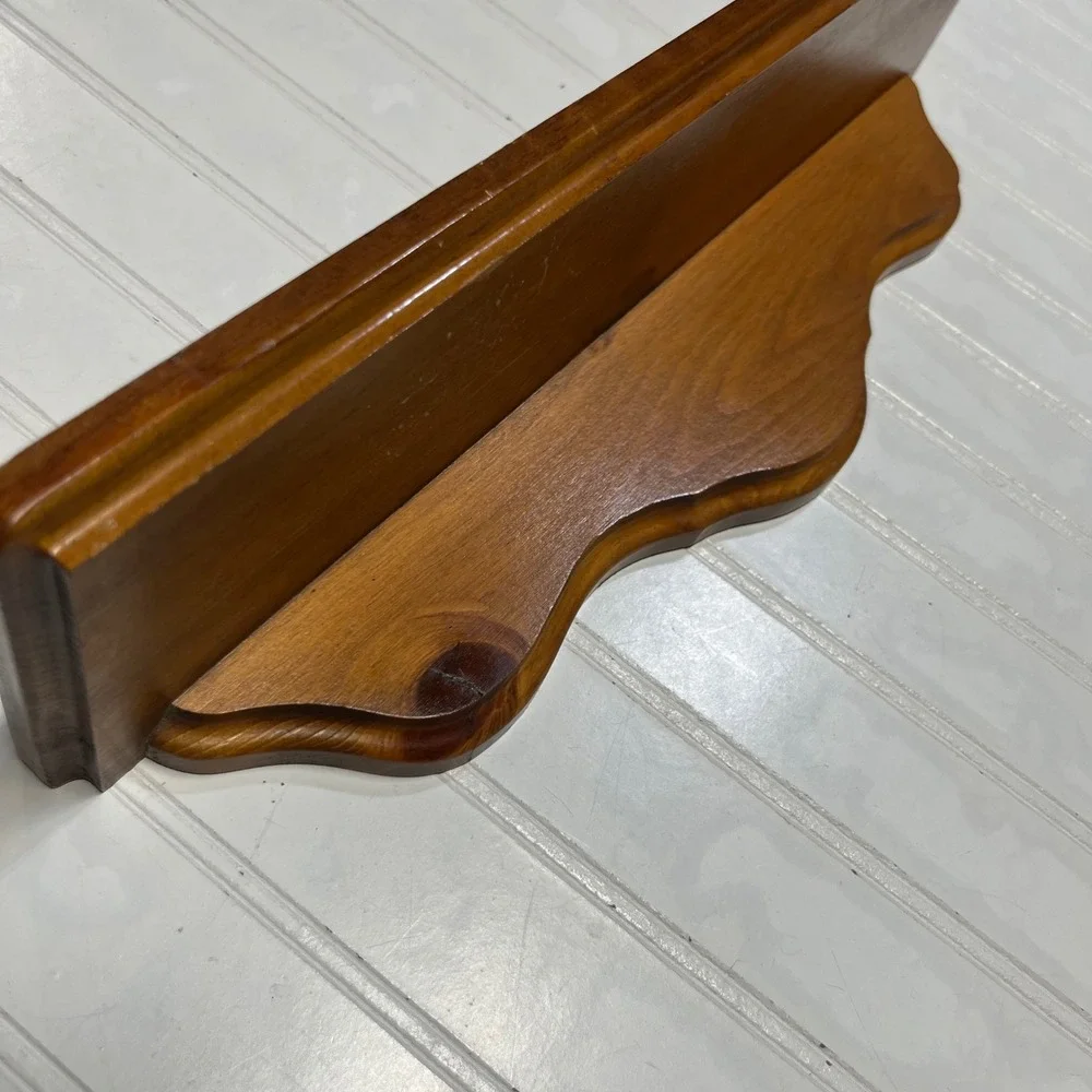 Vintage Scalloped Wood Floating Wall Shelf Plate Rail Honey Finish 17 Inch